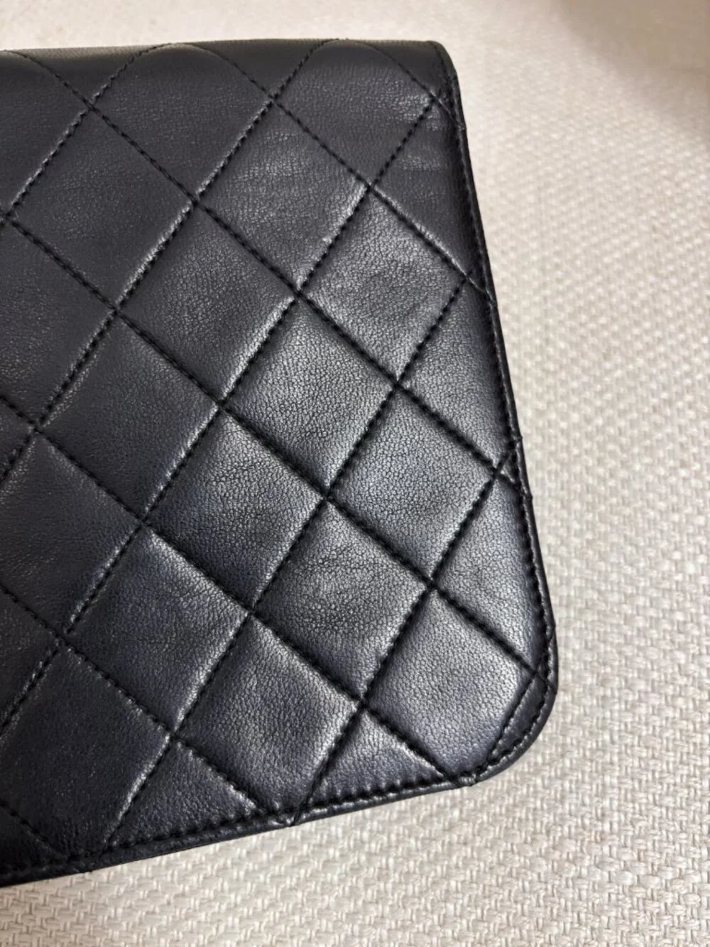 Authentic CHANEL single flap black lambskin bag classic 24k gold hardware